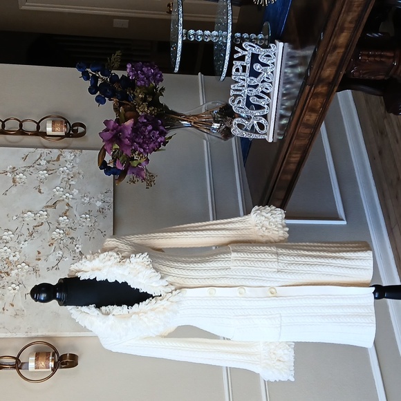 Nine West Ivory Fluffy Neckline And Cuff Knit Cardigan Coat. Size L - Picture 4 of 17